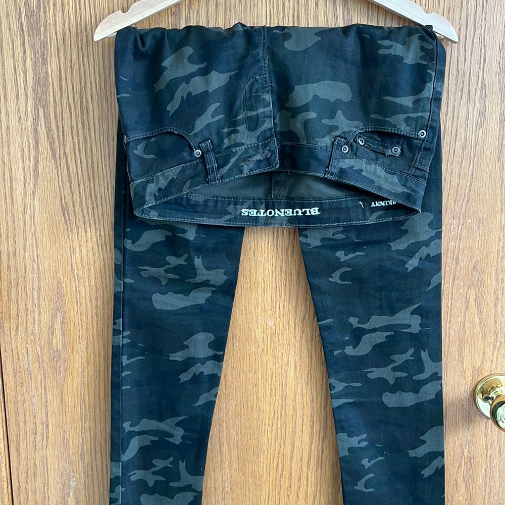 Bluenotes + Camo Jeans + Size 26